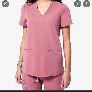 NWT Figs Casma Scrub Top in Mauve